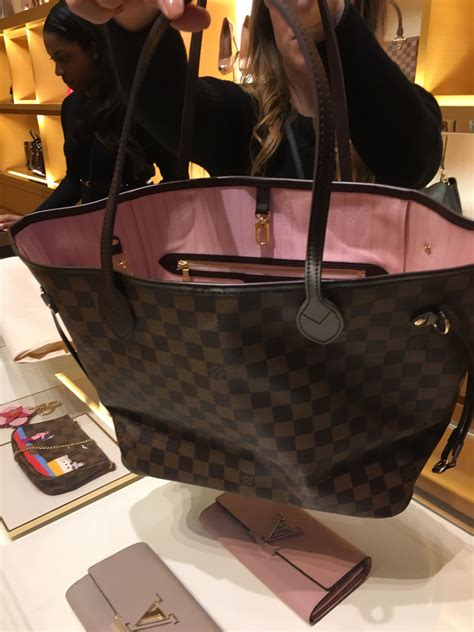 inside a real louis vuitton bag|Louis Vuitton neverfull inside.